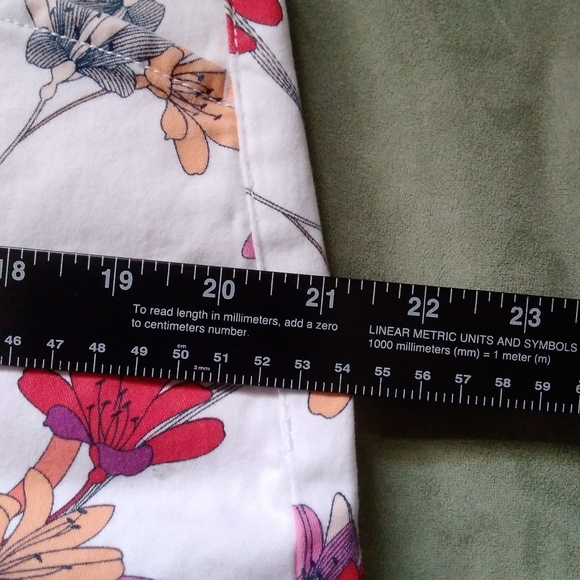 ST John's Bay shorts floral white red orange pink yellow flowers EUC Sz … - Picture 14 of 16